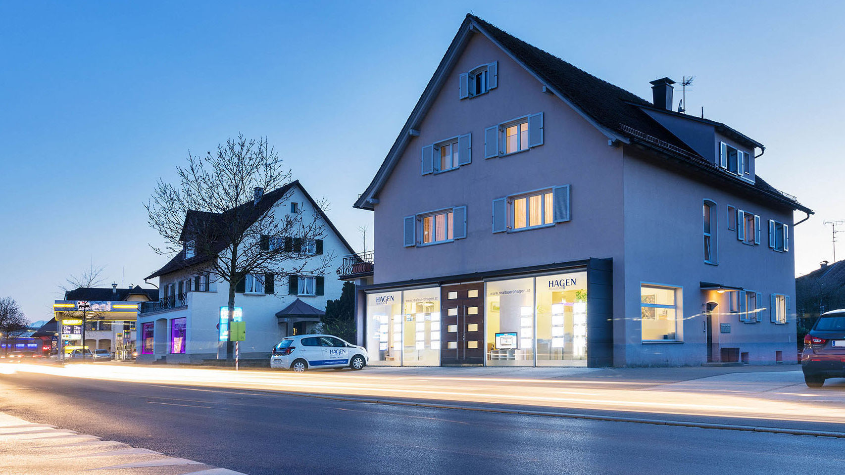 realbuerohagen-büro-aussenansicht-daemmerung