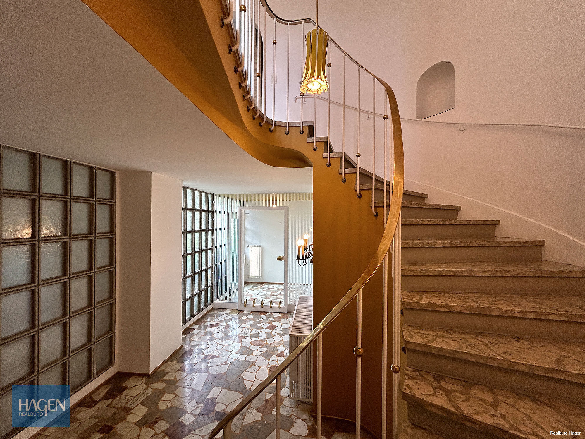 Eingangsbereich-Stiegenhaus Eingangsbereich-Stiegenhaus