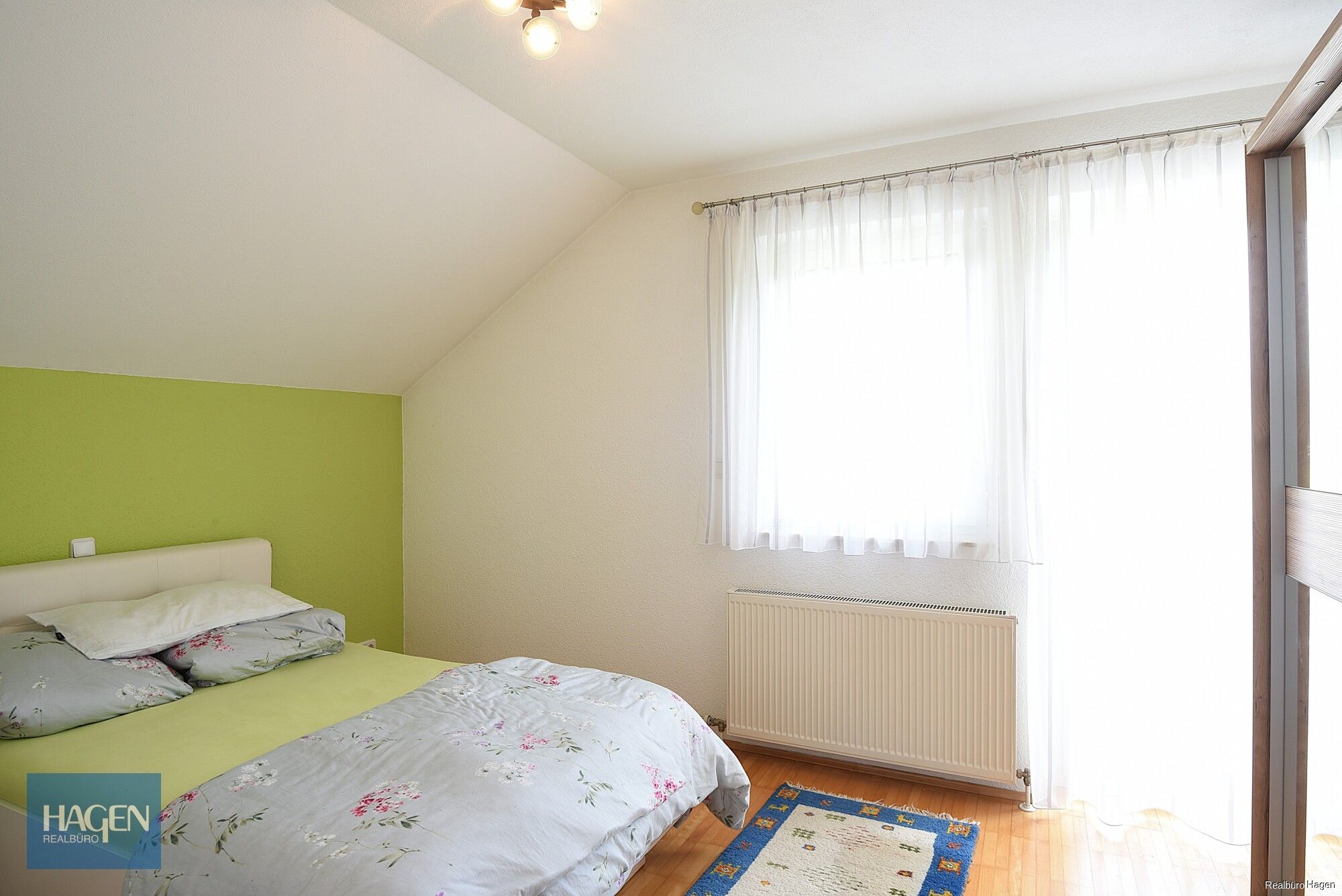 Schlafzimmer 1 