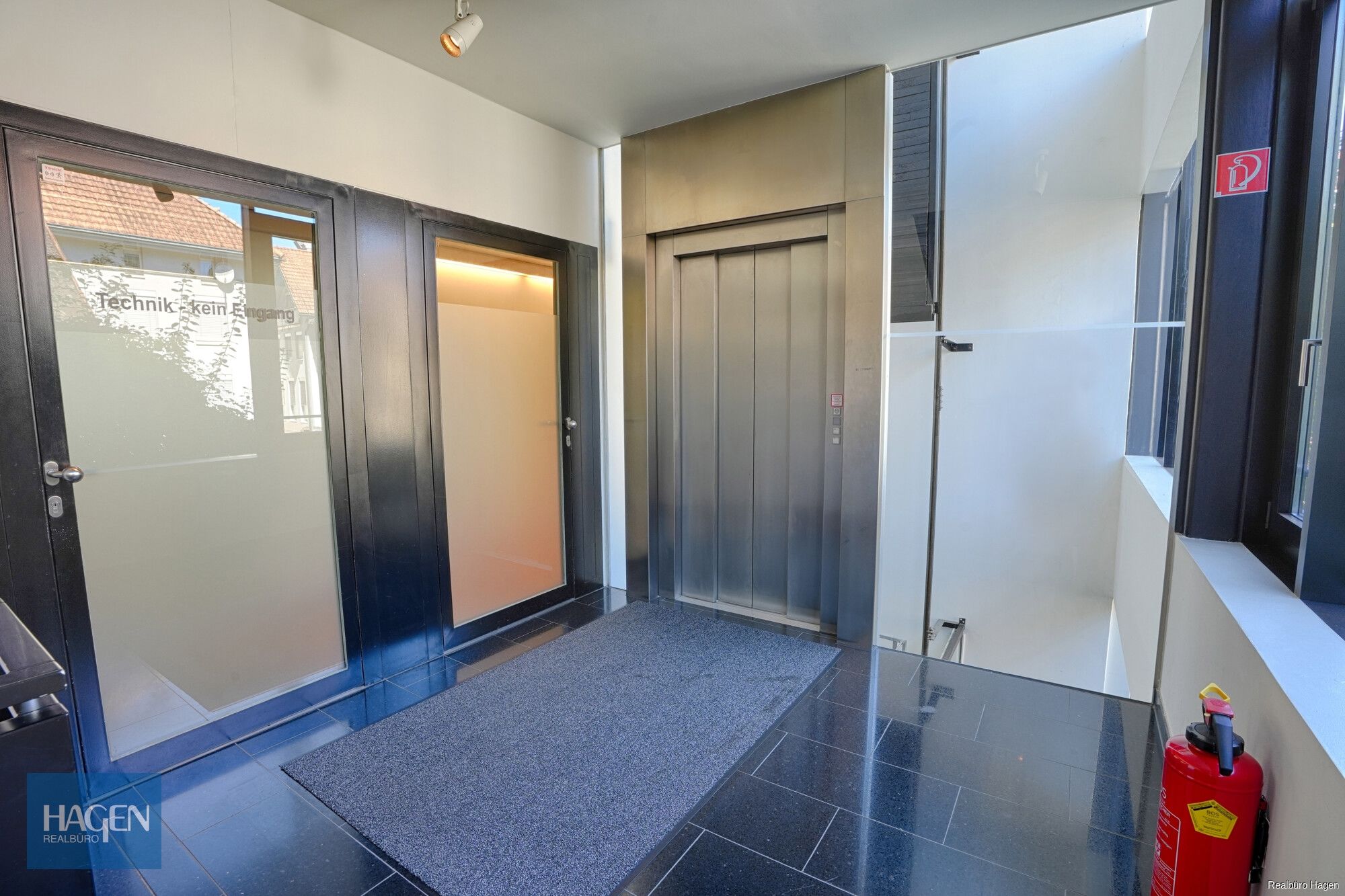 Stiegenhaus/Lift