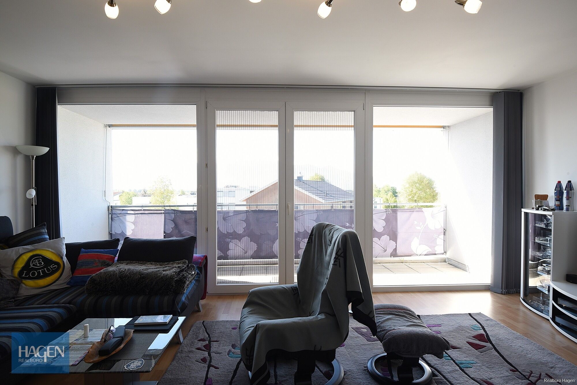 Wohnung Top 2 Wohnzimmer mit Balkon 