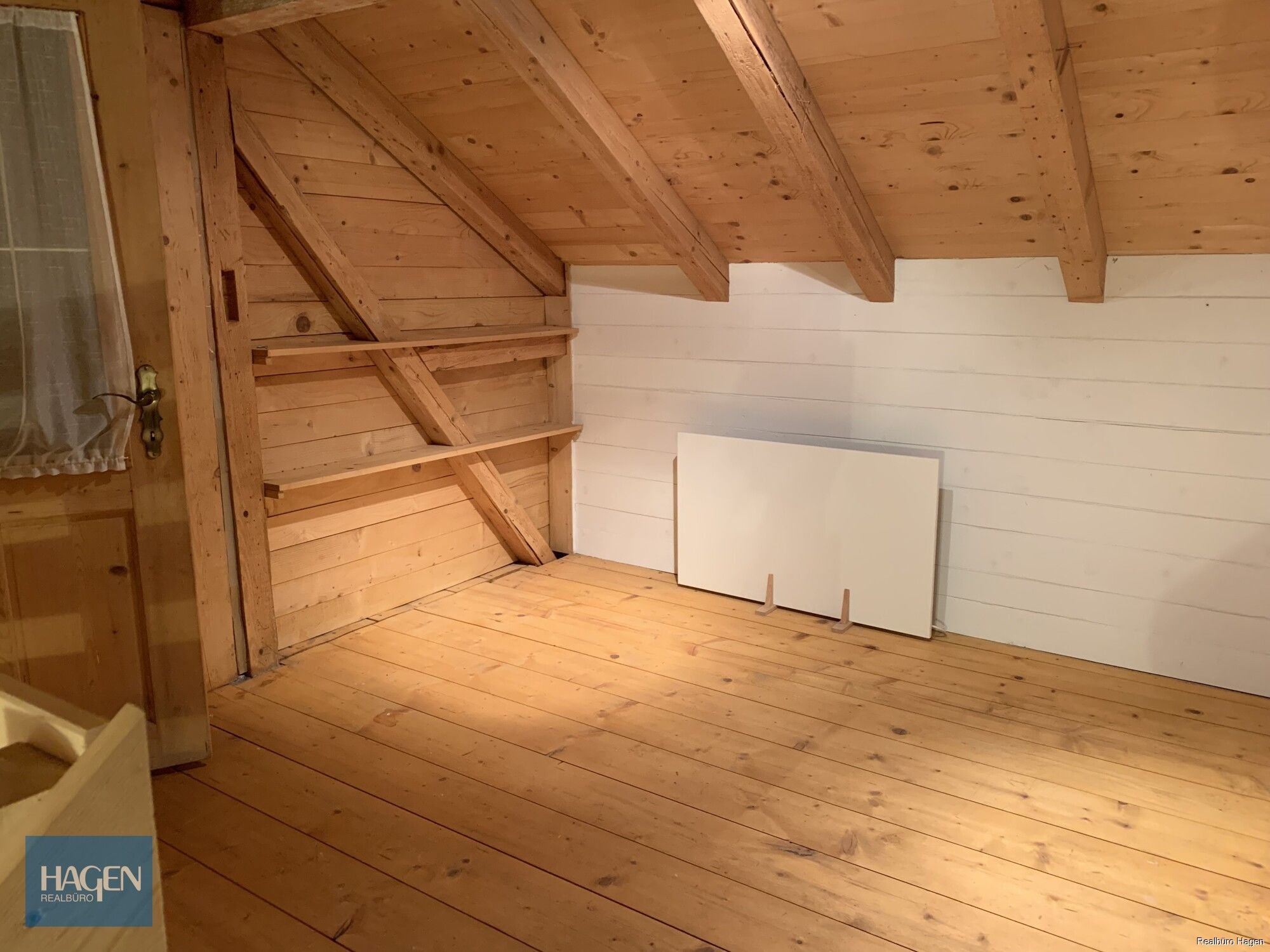 Ausbauzimmer