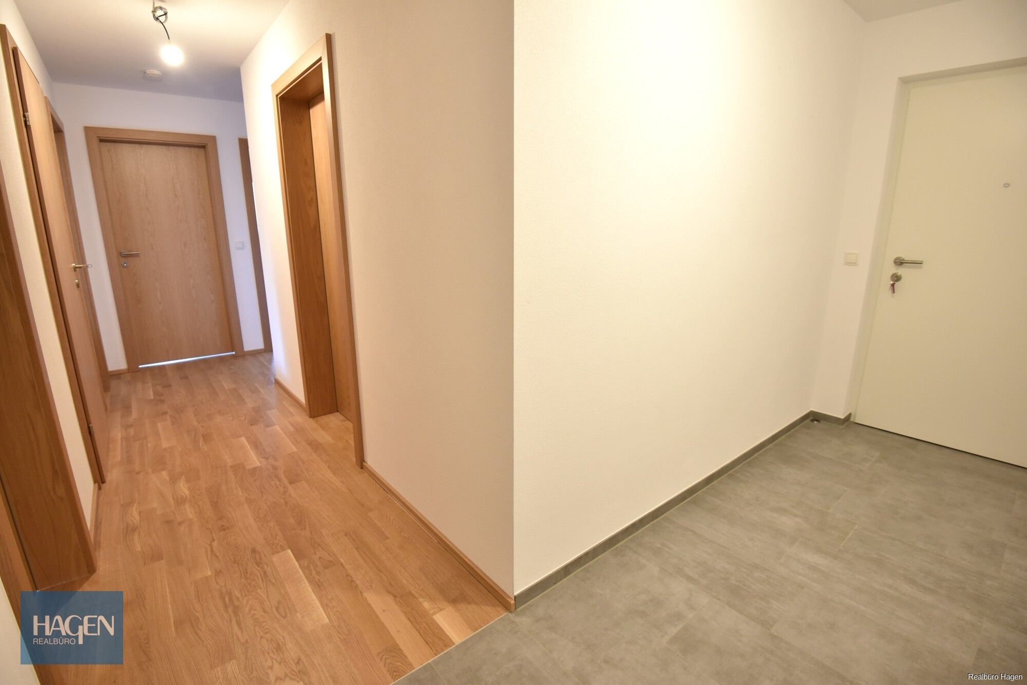 Eingangsbereich_Gang