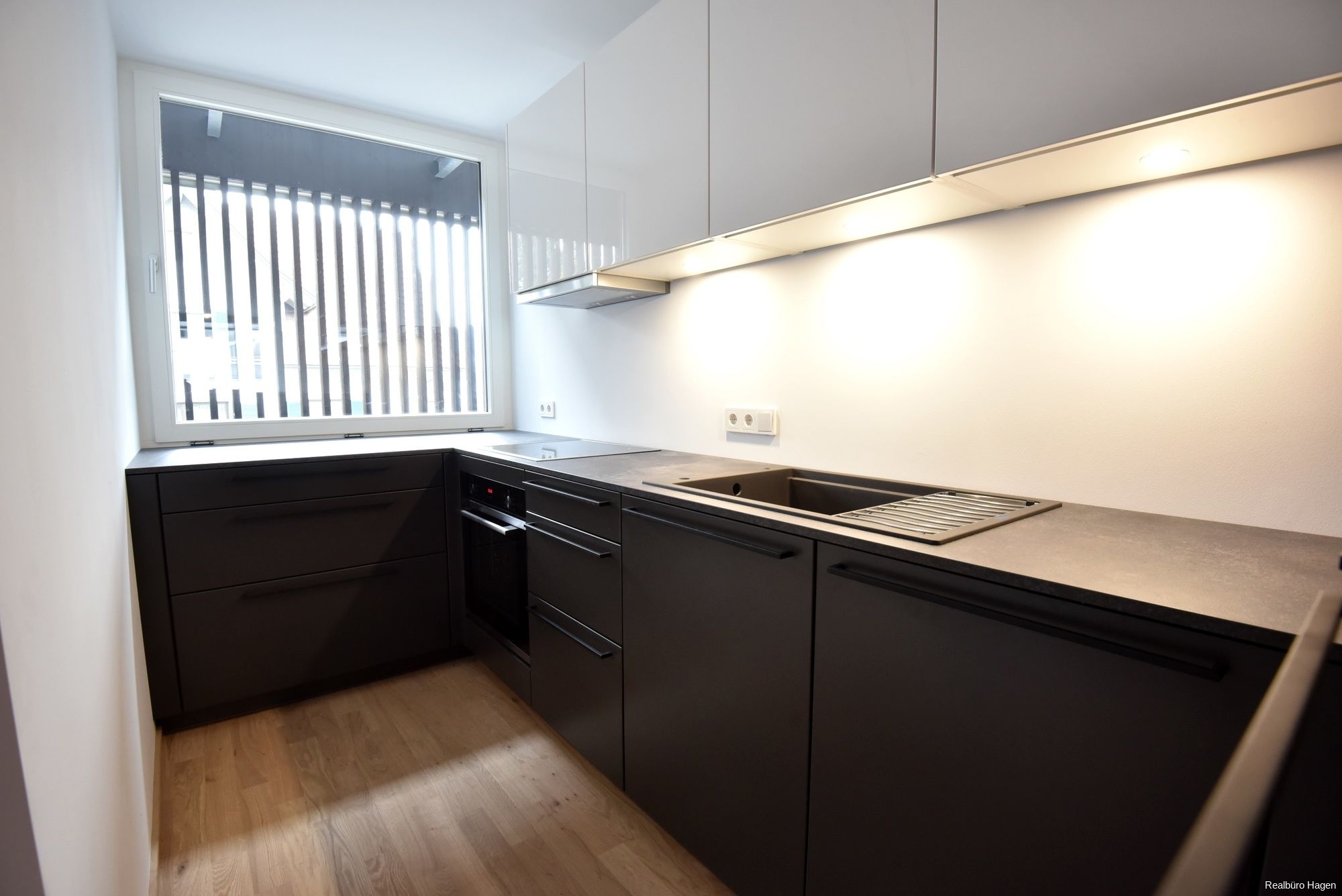 1 K&uuml;che MUSTERWOHNUNG