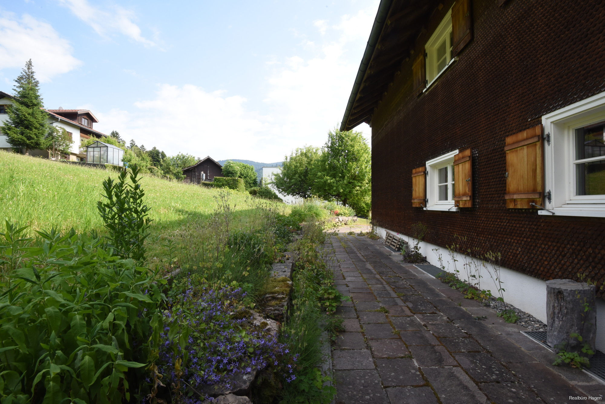 Ansicht Haus Zugang Garten