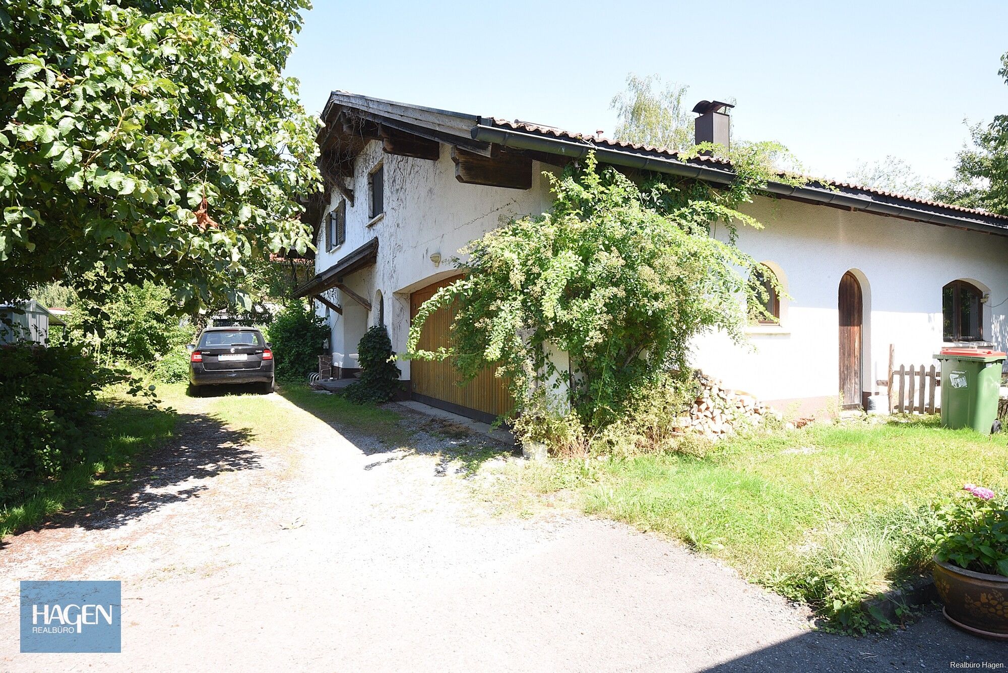 Au&szlig;enansicht Zufahrt