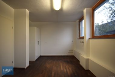 Behandlungsraum EG links