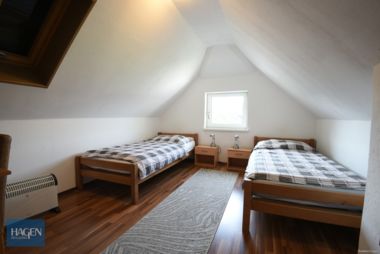 Schlafzimmer DG