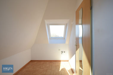 Dachraum - Ankleidezimmer 
